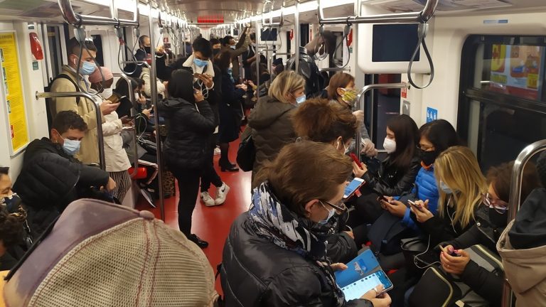 numero passeggeri metro milano