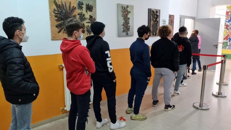 Scuola in presenza al 75%: l’obiettivo di Milano per fine febbraio