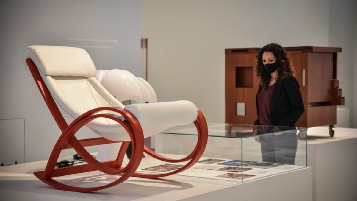 Riapertura della Triennale a Milano: tanti i giovani visitatori