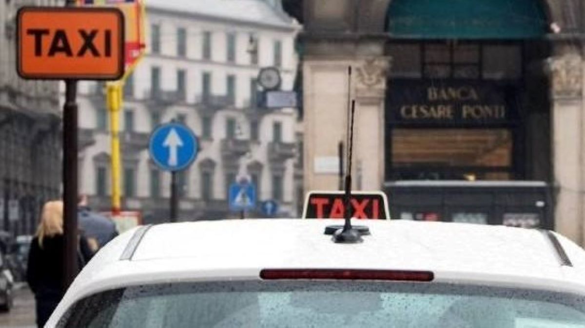 Tassisti milanesi inferociti: “Le piste ciclabili devastano la viabilità”