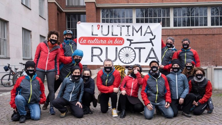 “Ultima Ruota”: protesta per la cultura in bici da Milano a Sanremo