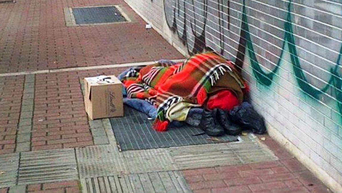 Senzatetto morto a Milano, De Chirico: “Troviamo spazi negli hotel”