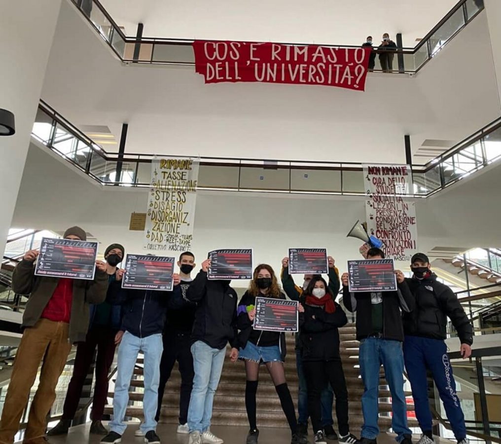 Blitz alla Statale di Milano: continua la protesta degli studenti