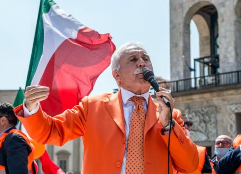 Gilet Arancioni in Duomo, Pappalardo: “Non me la sento di dire mettetevi la mascherina”