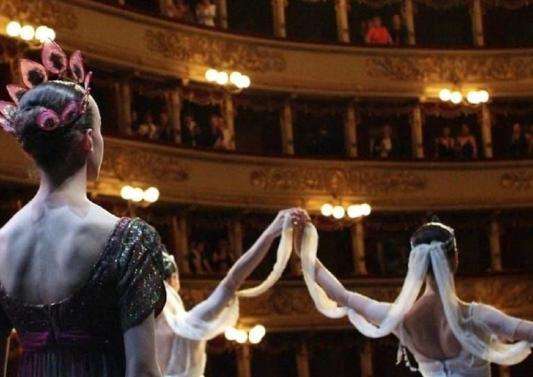 Positivo nel corpo di ballo della Scala, rimandato l’Omaggio a Nureyev