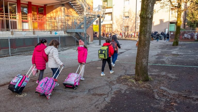 Focolaio di Covid in una scuola materna: contagiate 8 educatrici