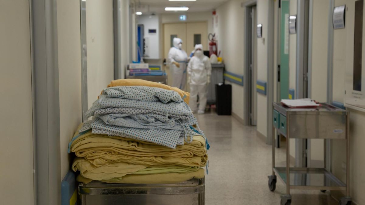 Focolaio all’istituto tumori di Milano: 6 casi nello stesso reparto