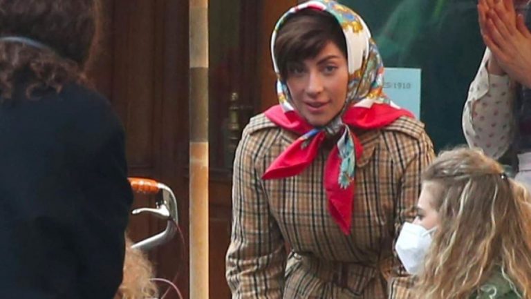 Lady Gaga a Milano sul set di “Gucci”: riprese davanti alla Statale