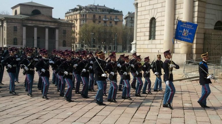 Focolaio alla Scuola Militare Teuliè di Milano: 40 positivi