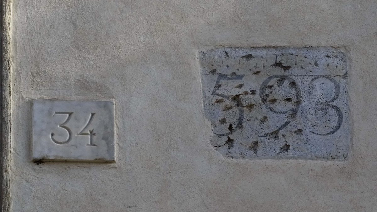 Numeri teresiani: i misteriosi numeri sui palazzi di Milano