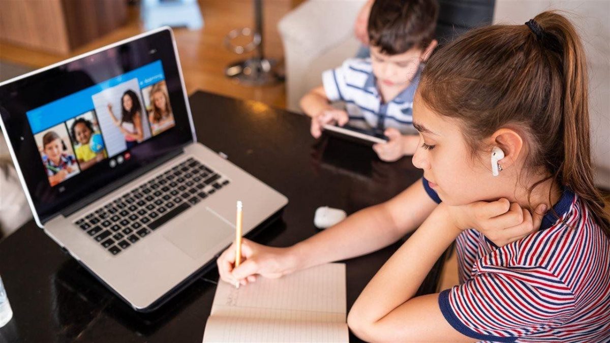 Pc ricondizionati per la Dad: l’iniziativa per gli studenti di Milano