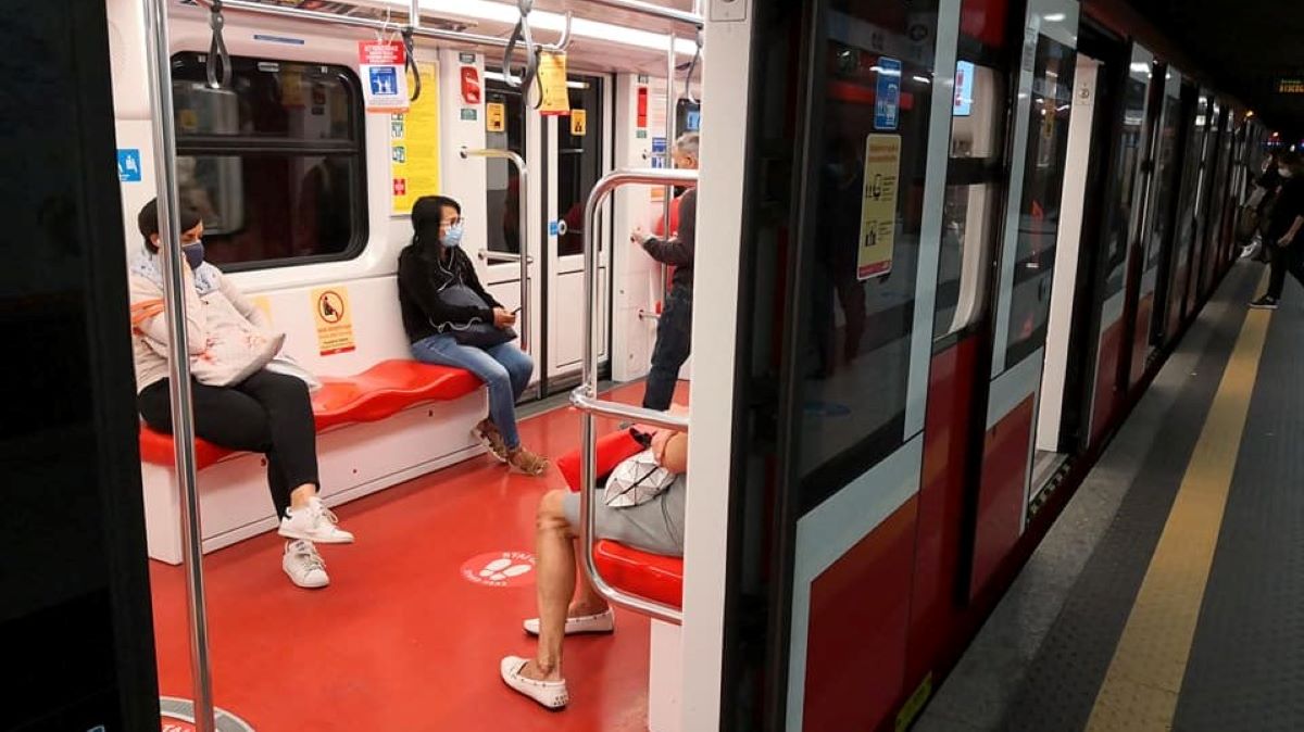 Suicidio in metro a Milano: morta donna di 28 anni