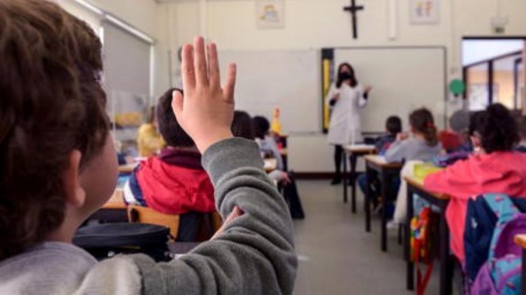 Calo dei contagi nella scuola a Milano: i dati condivisi da Ats