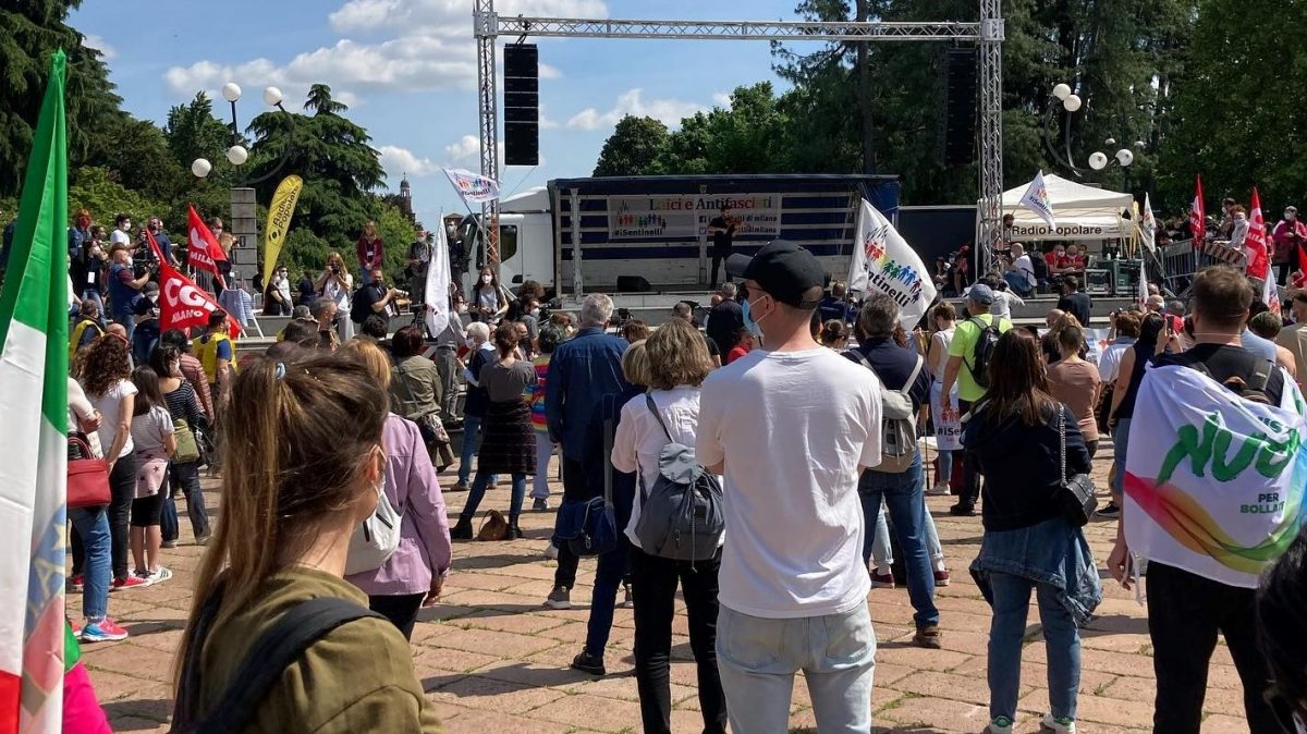 Manifestazione Ddl Zan a Milano: in 8mila all’Arco della Pace