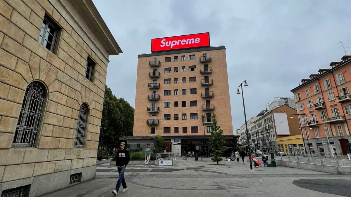 Apre a Milano il Supreme store: una T-shirt per celebrare l’evento