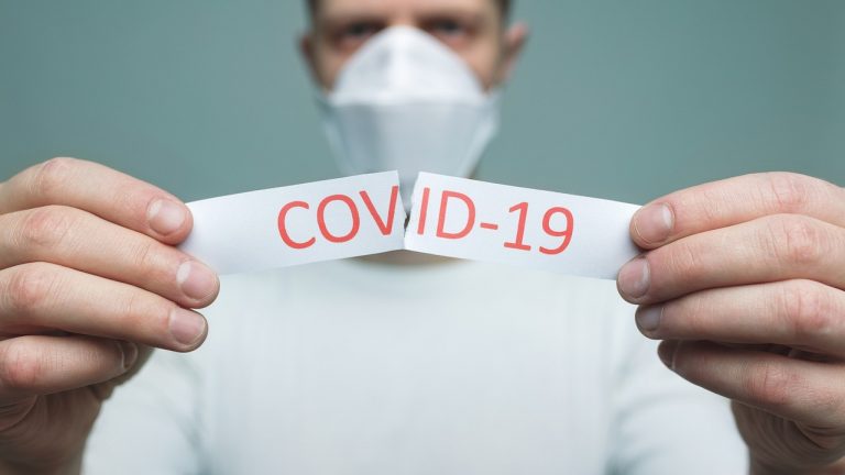 Covid in ritirata: Milano sempre più vicina alla zona bianca