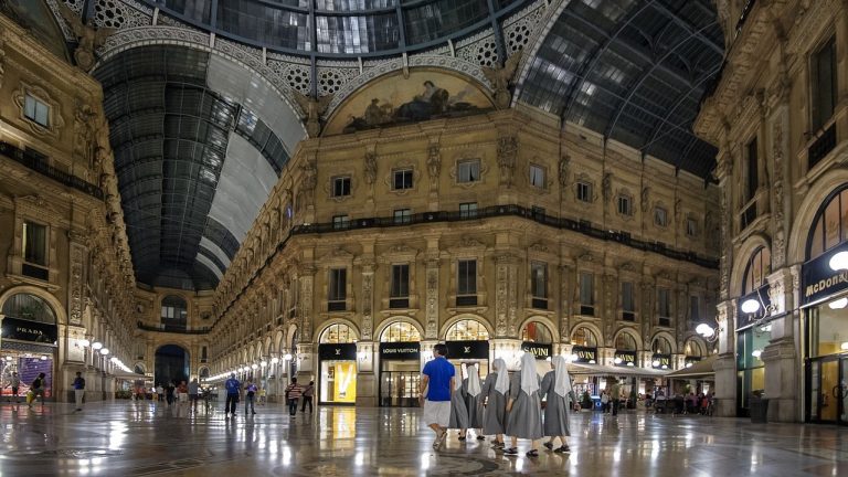 All’asta un nuovo negozio nella Galleria di Milano: si parte da 3milioni