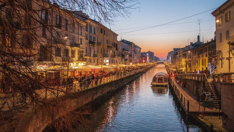 Movida selvaggia a Milano: arrivano i sensori per misurare i rumori