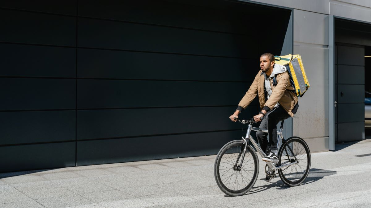 Lavoro post covid: a Milano crisi del turismo, boom dell’e-commerce