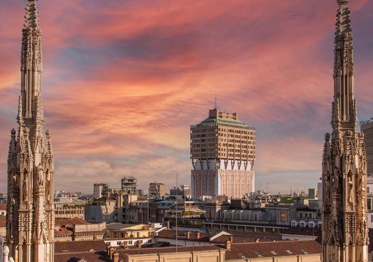 Torre Velasca saluta Milano con un concerto prima del restauro