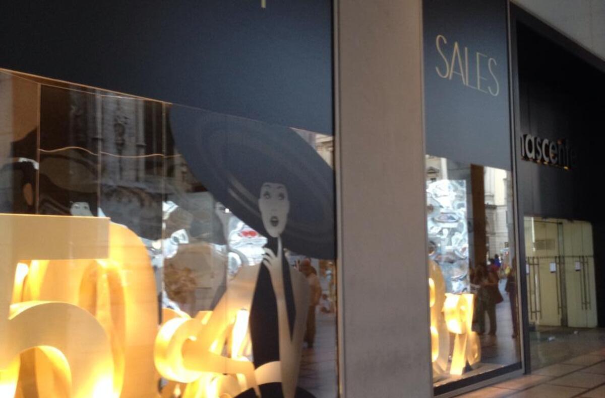 Primi giorni di saldi estivi 2021, Confcommercio: “Avvio confortante”