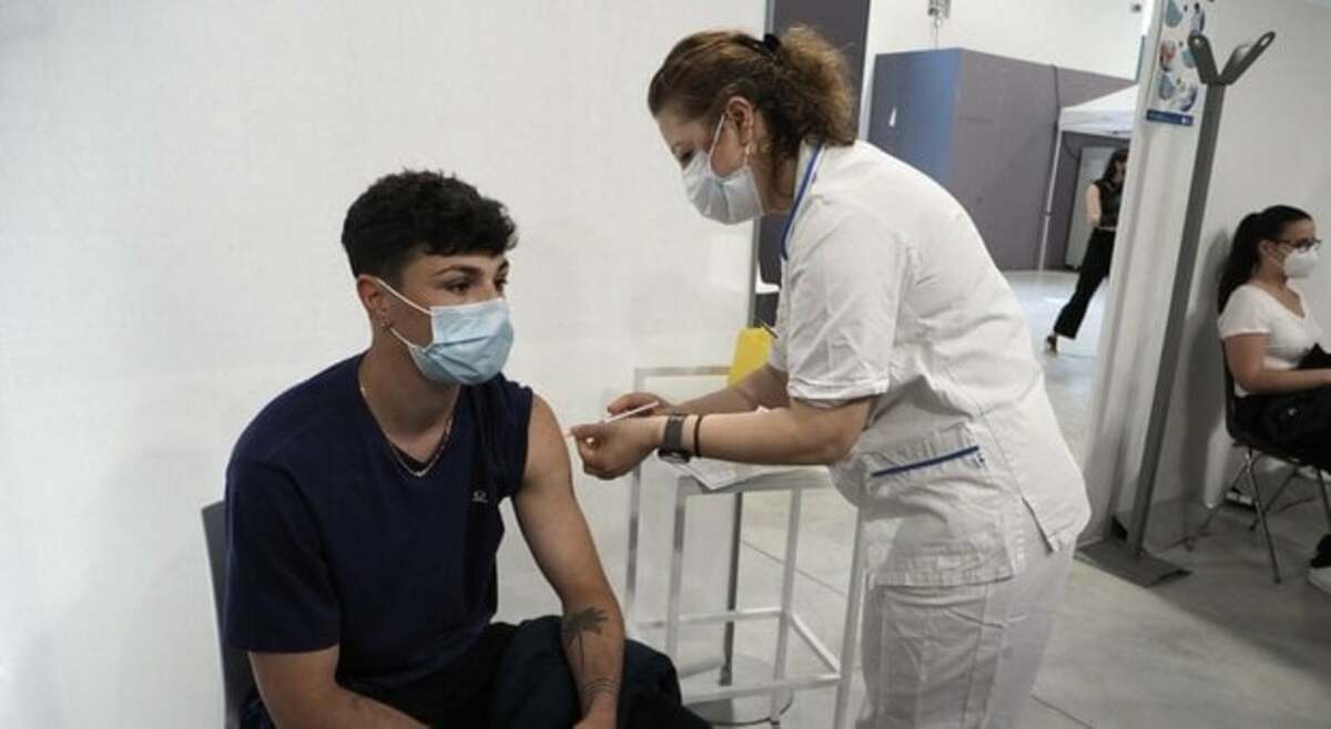 Regione Lombardia conferma i camper vaccinali: “Nessuna marcia indietro”