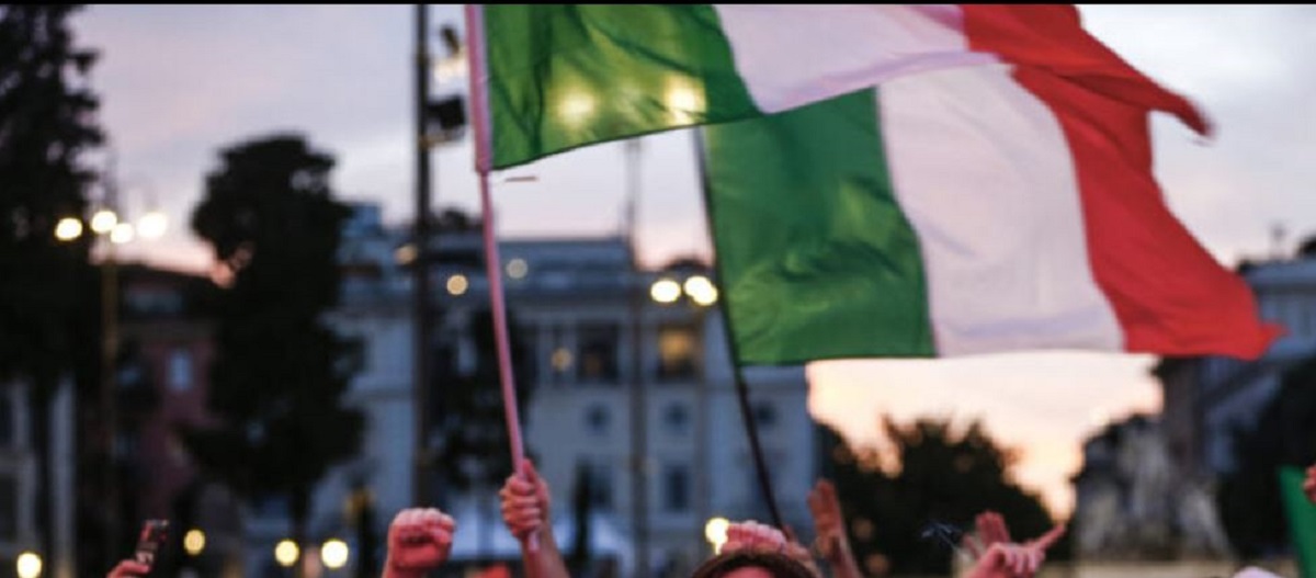 L’Italia è in finale: a Milano cori e festeggiamenti per gli azzurri