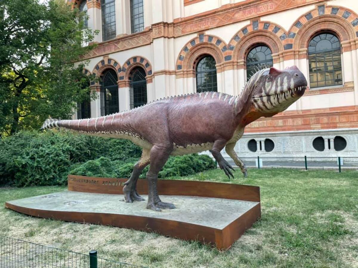 Un dinosauro gigante nei giardini Indro Montanelli: come vederlo