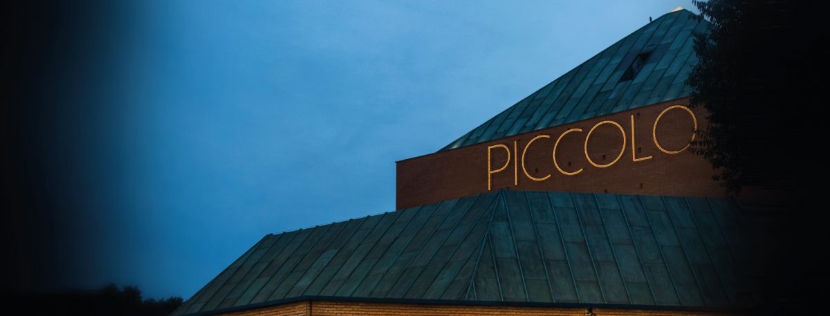 Palchi all’aperto e spettacoli: il riscatto dei teatri milanesi