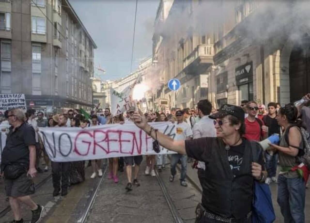 No Green Pass a Milano: presidi nelle stazioni di Milano