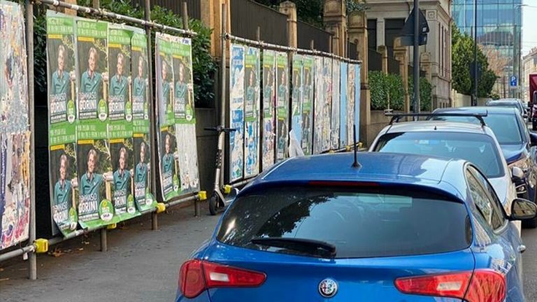 Comunali 2021, Sala risponde alla diatriba sui tabelloni elettorali