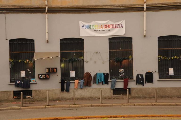 Muro della Gentilezza, Viale Luigi Nono
