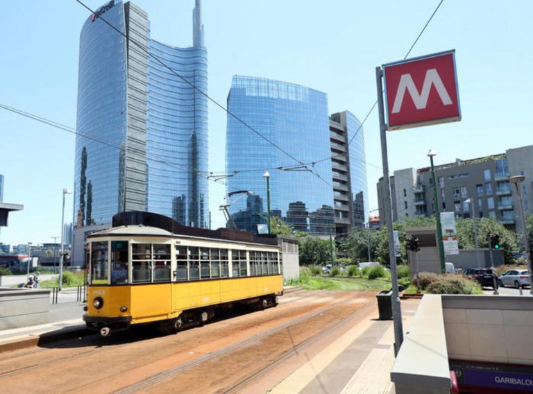 Bus e tram Milano, biglietto contactless