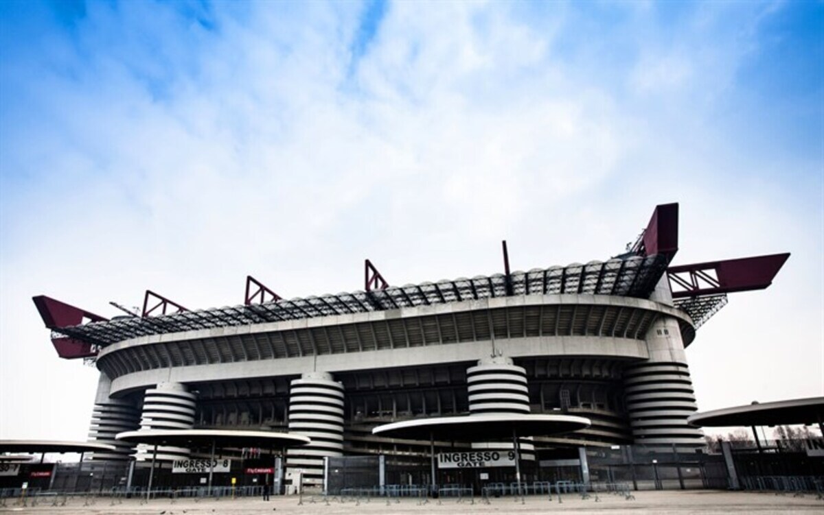 Derby San Siro, sold out per Milan-Inter: richiesto un referendum sul nuovo stadio