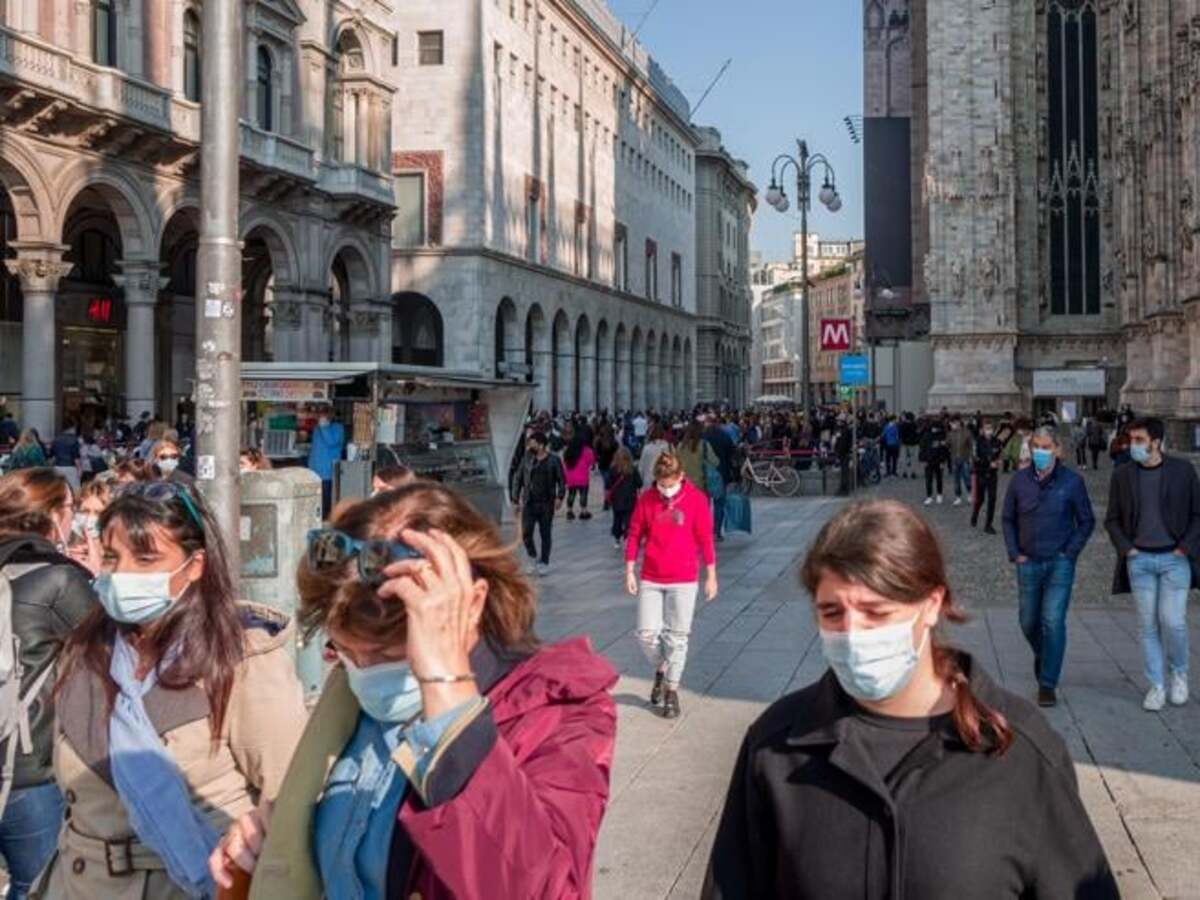 Nuove regole Covid: cosa cambia in centro e sui mezzi