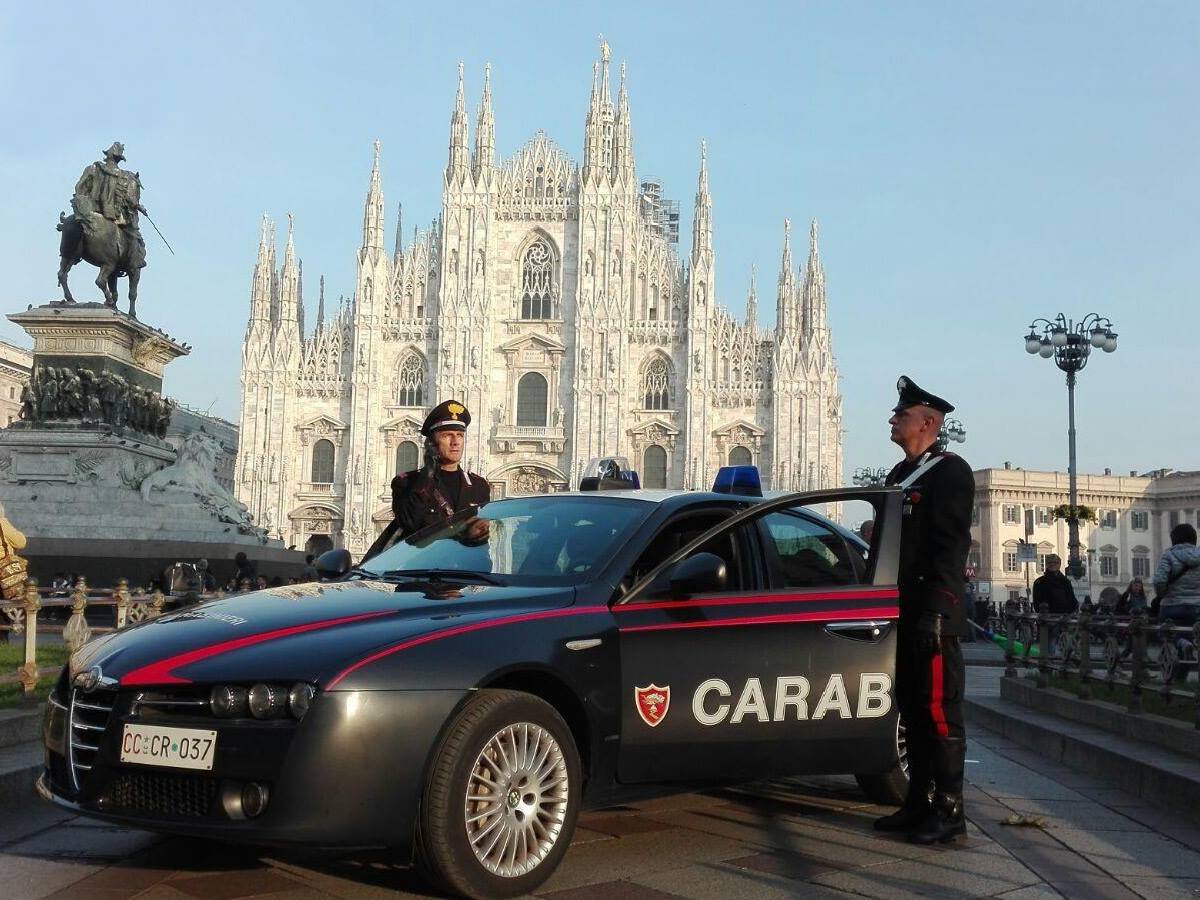 Droga una coppia e stupra la donna: arrestato l’agente immobiliare di via Montenapoleone