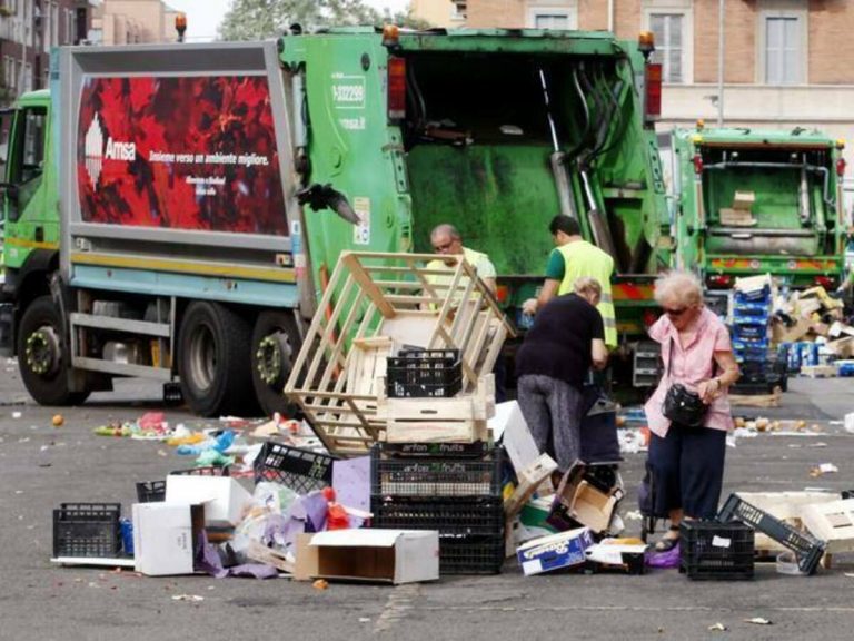 Sciopero Amsa, ritardi raccolta rifiuti