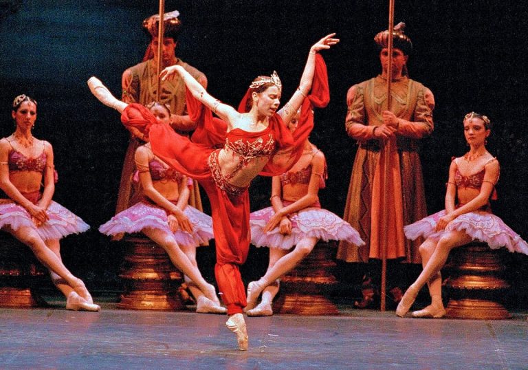 Covid alla Scala: gli scenari possibili per la Bayadère