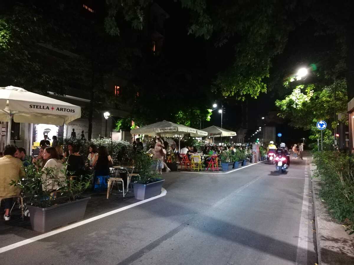 Dehors Milano: sì ai tavolini ‘a tempo’ di bar e ristoranti