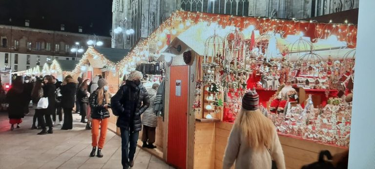 Mercatini Natale Duomo, 65 baite