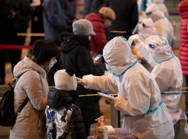 Covid in Lombardia, contagi in aumento: si pensa alla riapertura dell’ospedale in Fiera