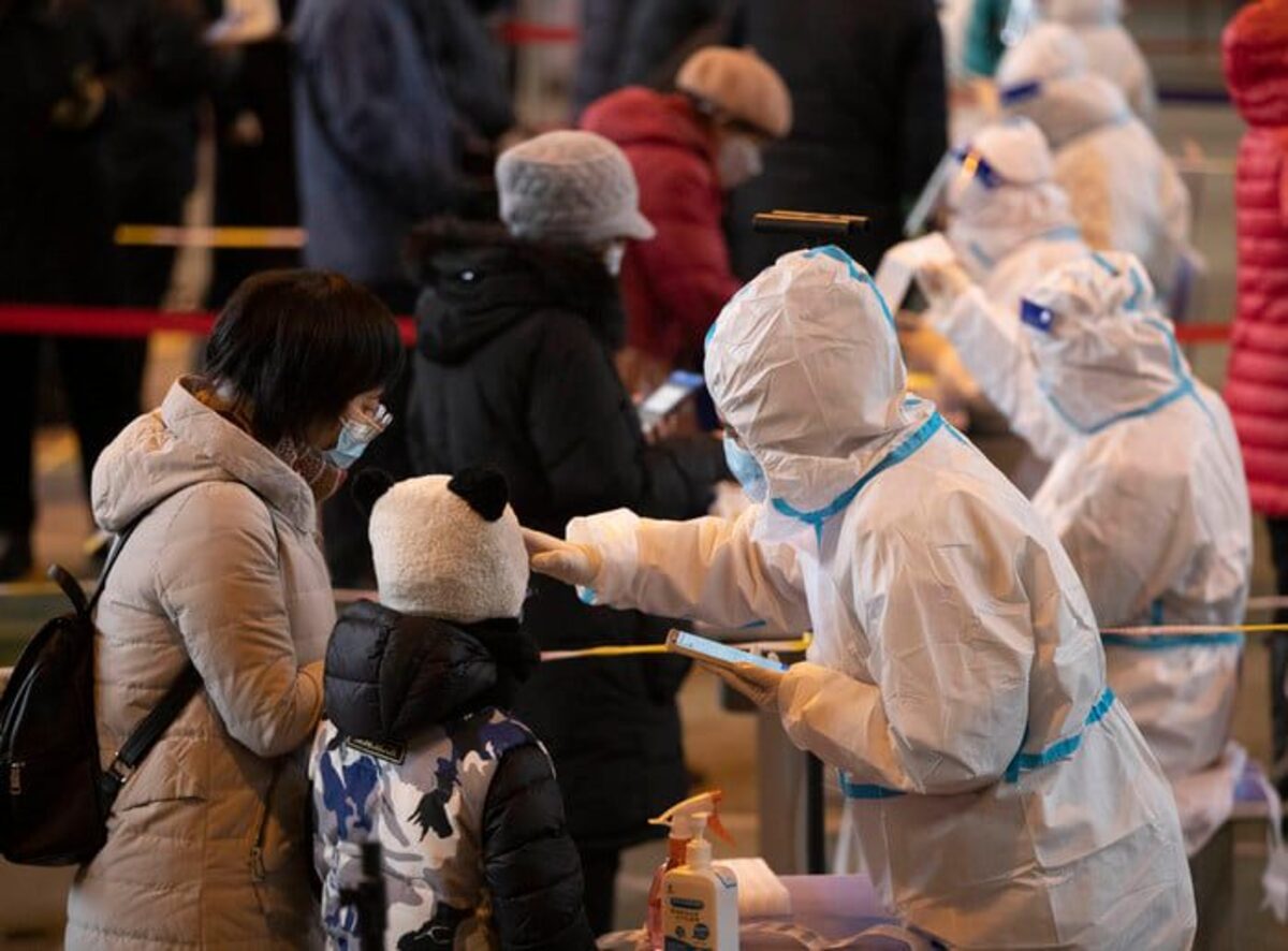 Covid in Lombardia, contagi in aumento: si pensa alla riapertura dell’ospedale in Fiera
