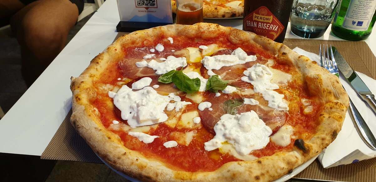 Gino Sorbillo apre a Milano: degustazioni gratis nella nuova pizzeria