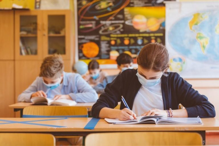 Coronavirus, nelle scuole milanesi aumentano i contagi tra gli studenti: i dati