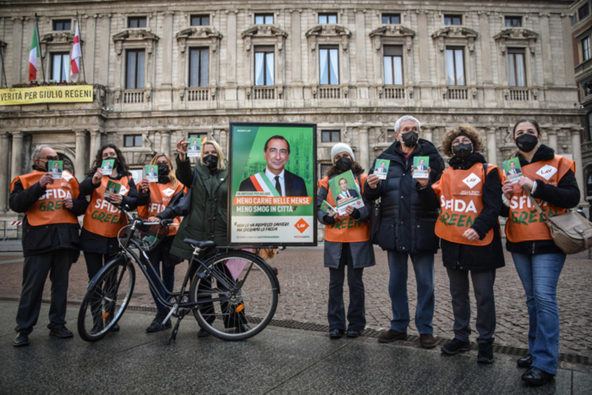 La sfida green di Lav al sindaco di Milano: meno carne in mensa per ridurre lo smog