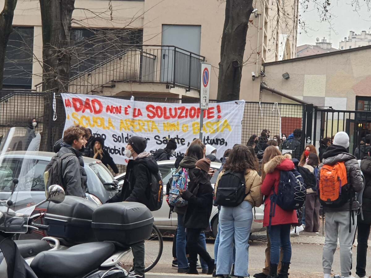 Occupato l’istituto Severi Correnti di Milano: le motivazioni degli studenti