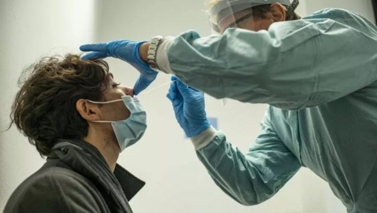 Falsi tamponi positivi per ottenere il Green Pass: i controlli dei Nas