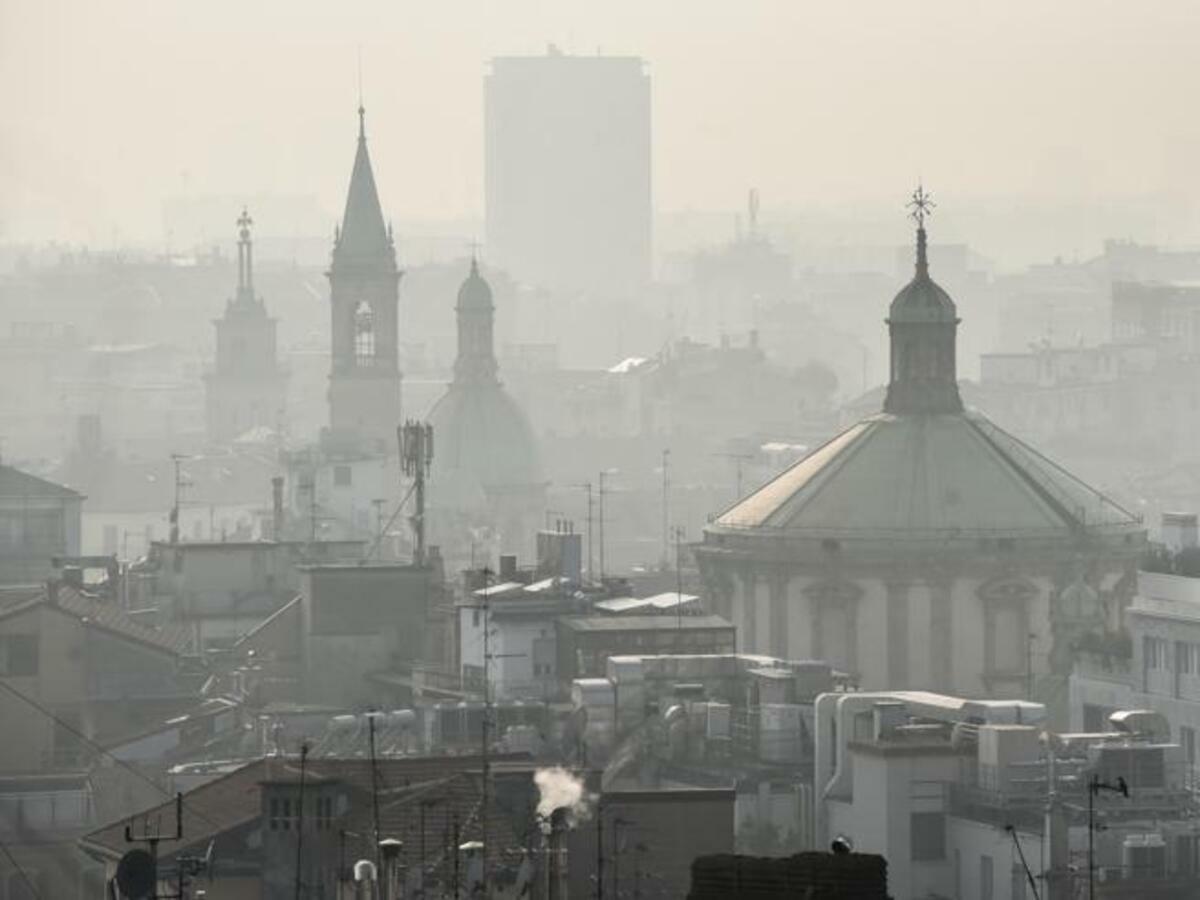Aria inquinata, a Milano salgono ancora le Pm10: il bollettino