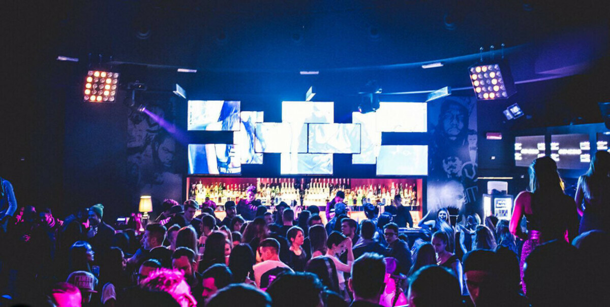 Chiuso il Play Club a Milano: erano in 150 a ballare senza mascherina
