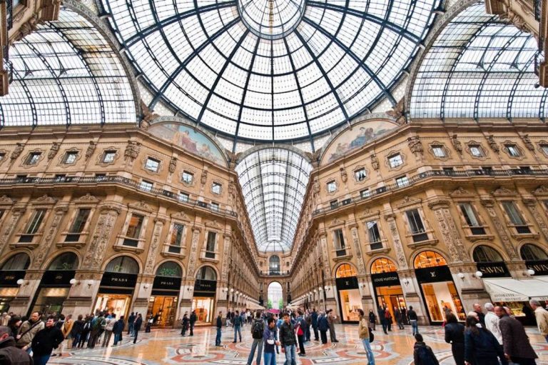 Orari normali per i negozi di Milano: la proposta